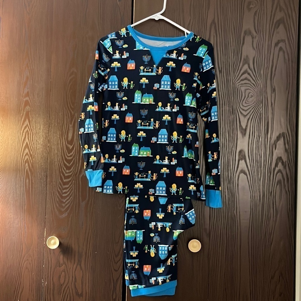 No brand women’s pajamas. Navy blue. Size Medium NWOT